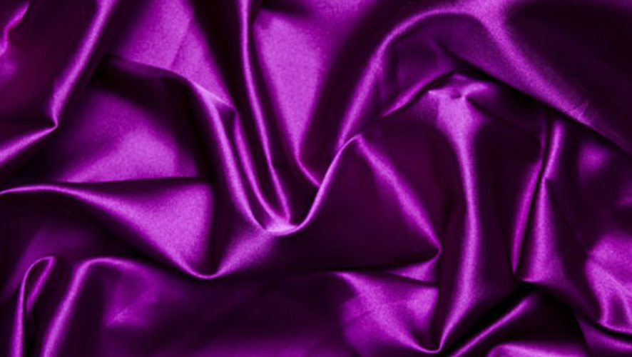 Qu'estce que le Satin ? Devenez incollable sur le tissu satin